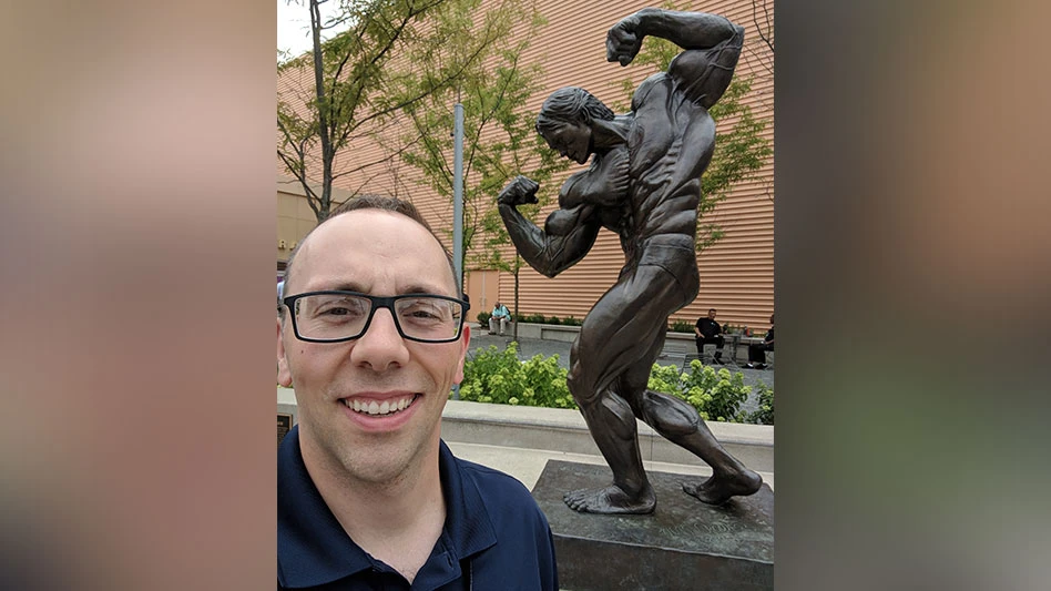 Editor Matt McClellan with the Arnold statue outside the Greater Columbus Convention Center, Cultivate 2018.